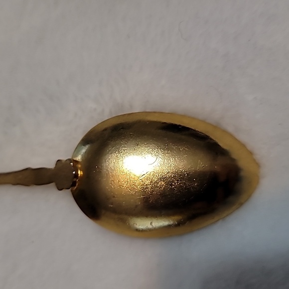 Egypt Souvenir Spoon gold tone enameled pyramid Nile scene. - Picture 6 of 7